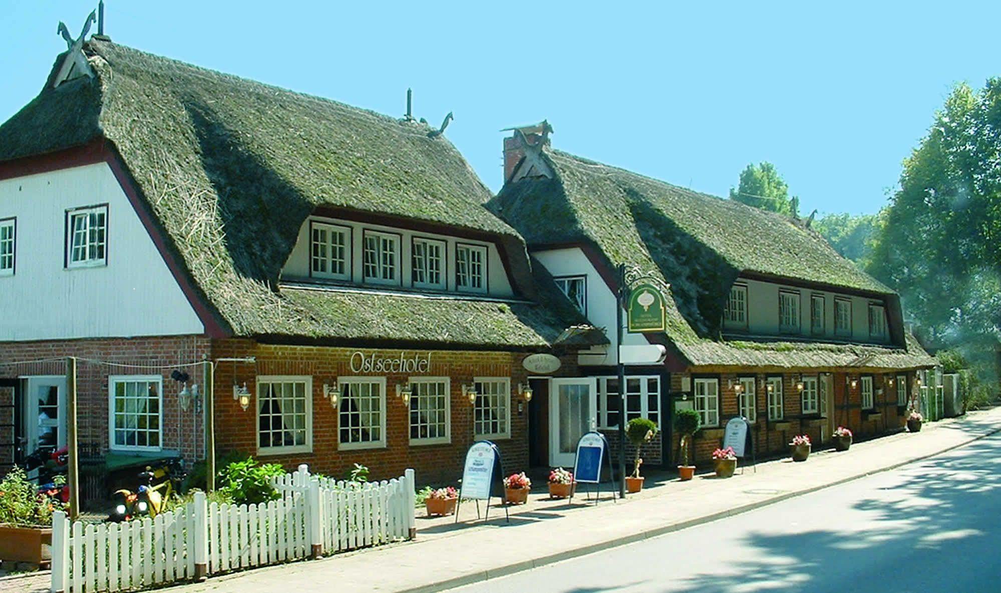 Das Ostseehotel Blekendorf Exterior photo