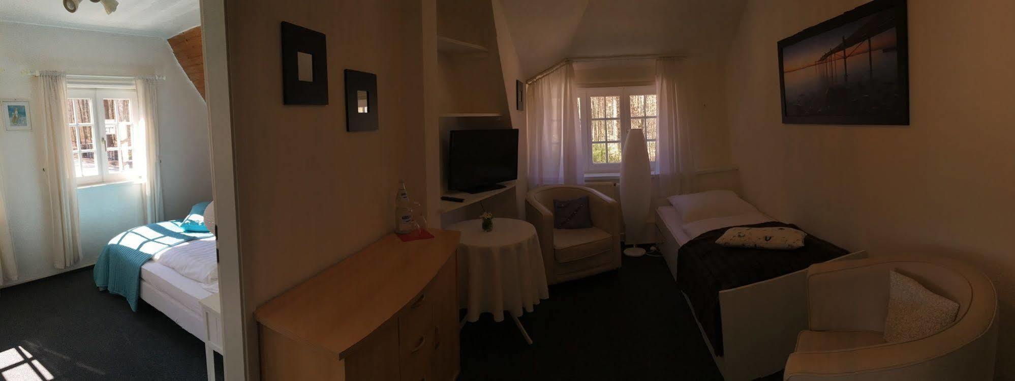 Das Ostseehotel Blekendorf Exterior photo